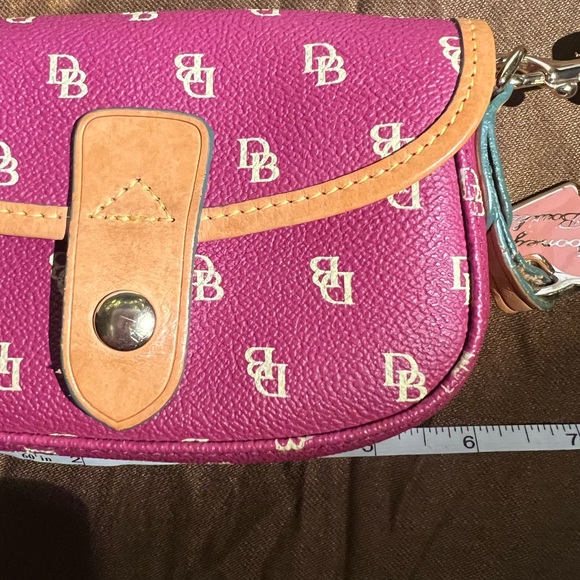 Dooney & Burke Raspberry Colored wristlet with tan leather trim-great condition - Picture 4 of 5